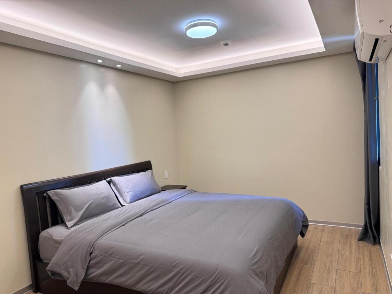 L Condotel Paranaque City Стая снимка