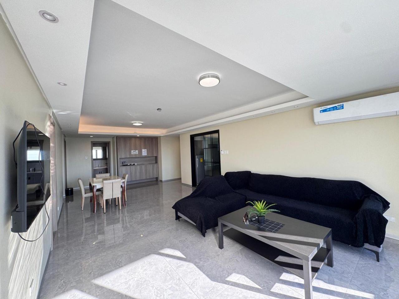 L Condotel Paranaque City Стая снимка