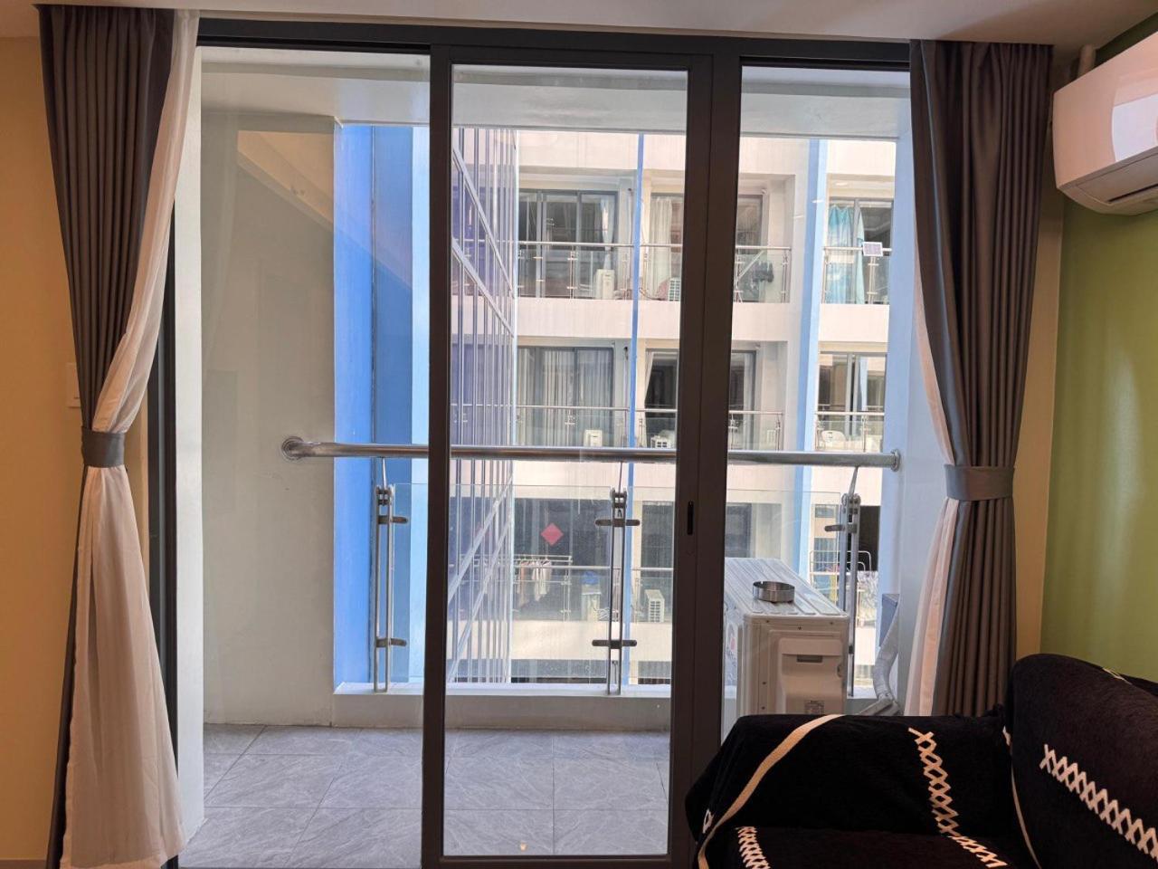 L Condotel Paranaque City Стая снимка