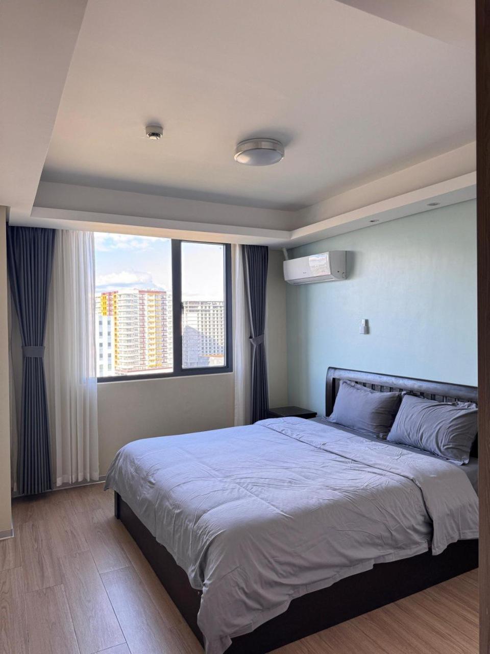 L Condotel Paranaque City Стая снимка