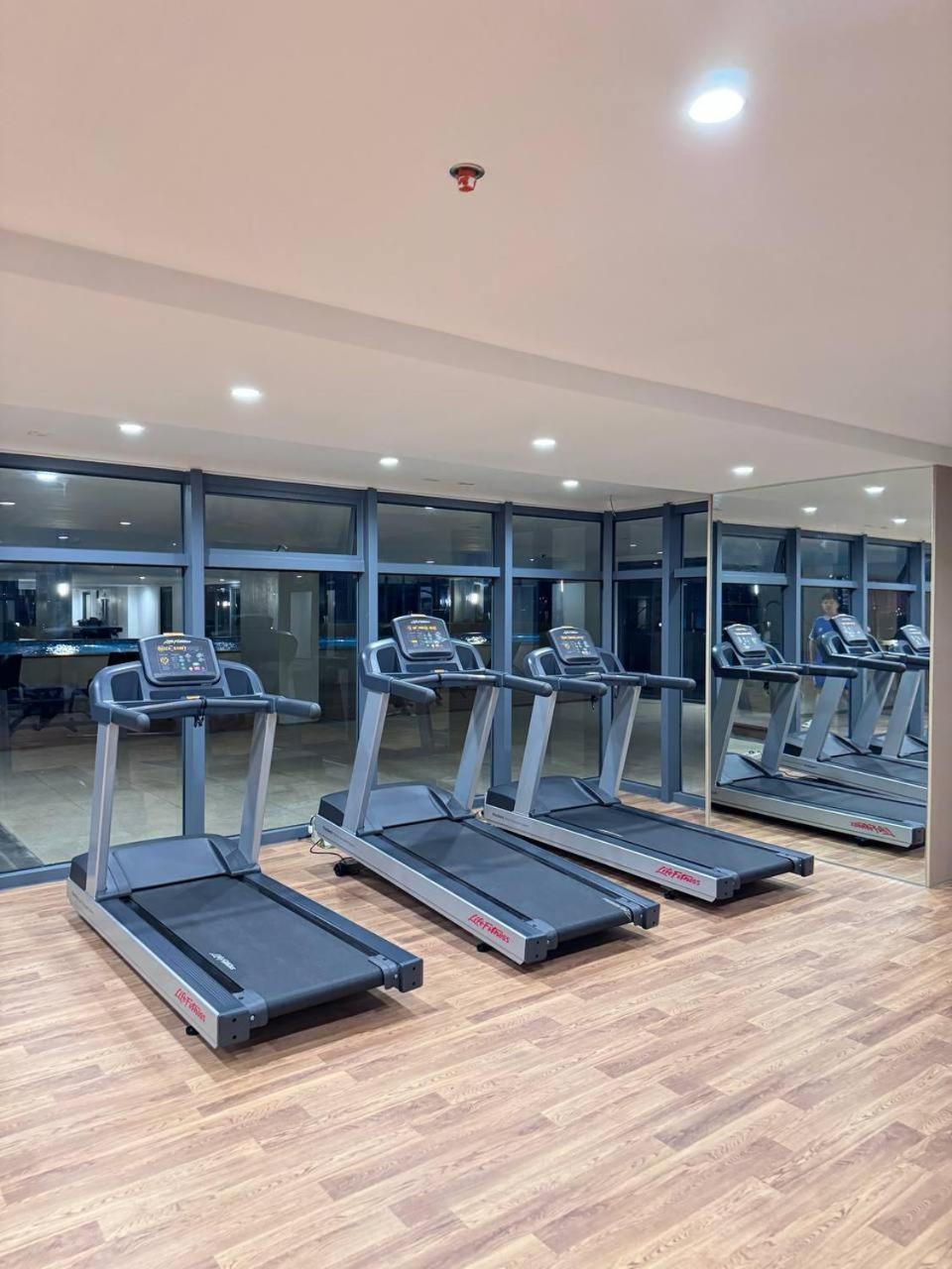 L Condotel Paranaque City Екстериор снимка