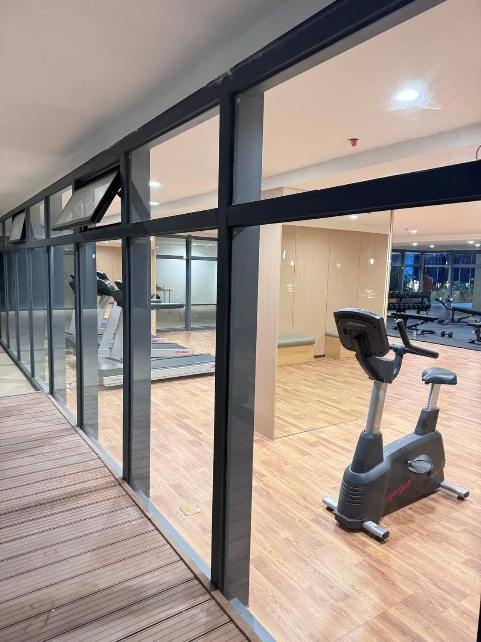 L Condotel Paranaque City Екстериор снимка