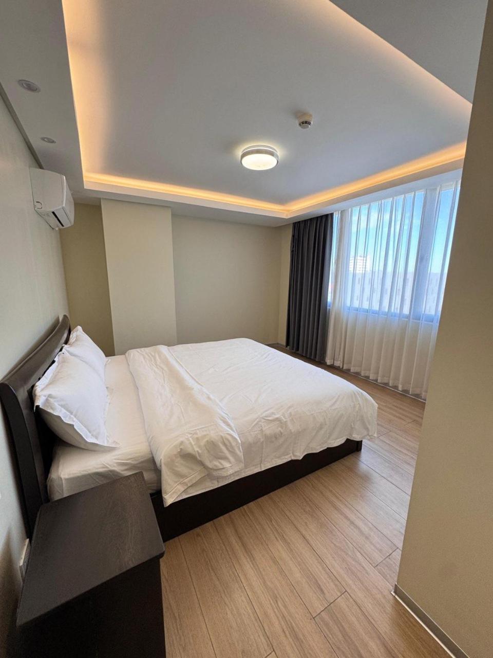 L Condotel Paranaque City Стая снимка