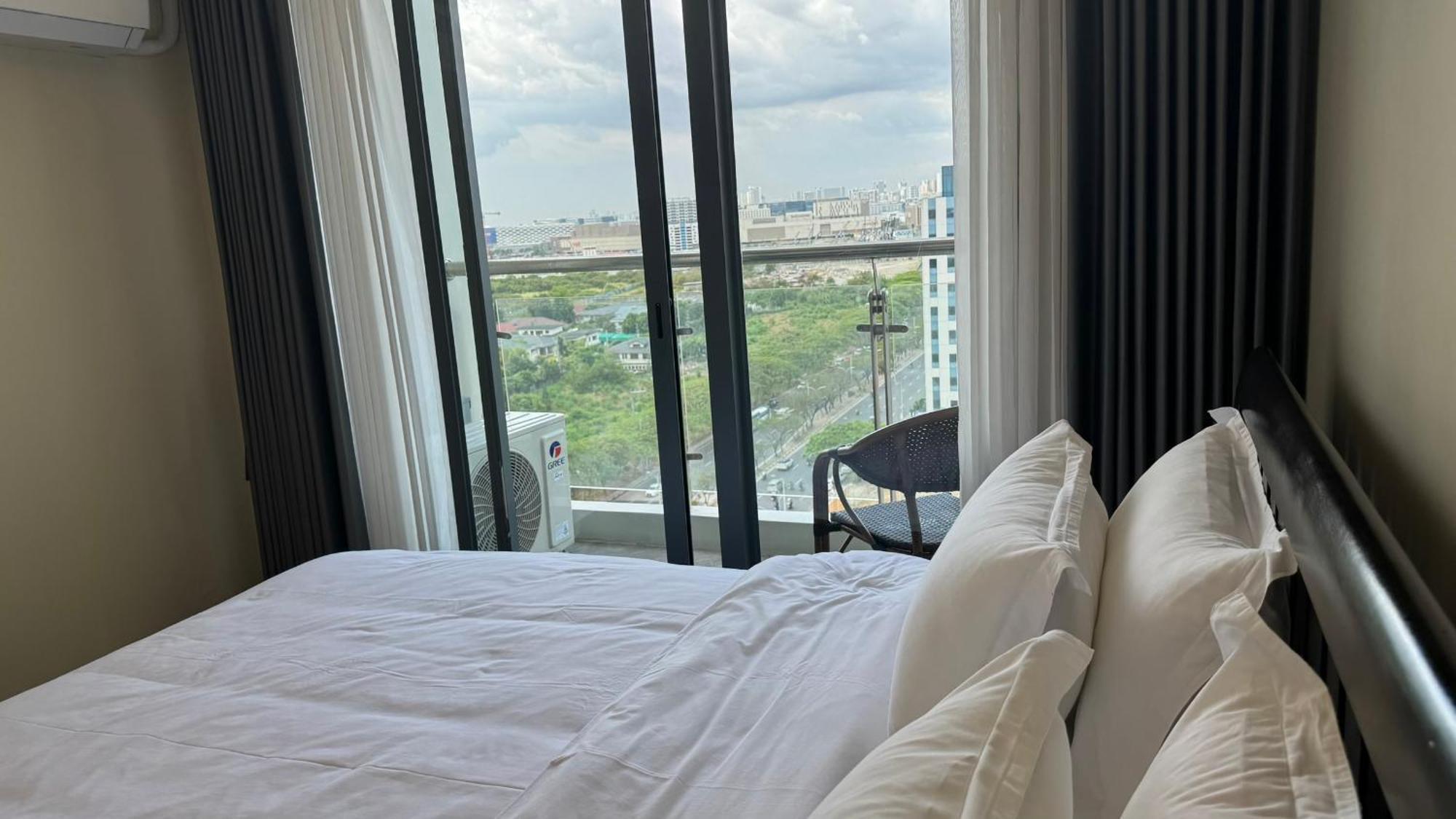 L Condotel Paranaque City Екстериор снимка